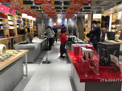 助力城市經(jīng)濟(jì)活力復(fù)蘇 全國(guó)多地京東電腦數(shù)碼專賣(mài)店恢復(fù)營(yíng)業(yè)，電子產(chǎn)品銷(xiāo)售回暖